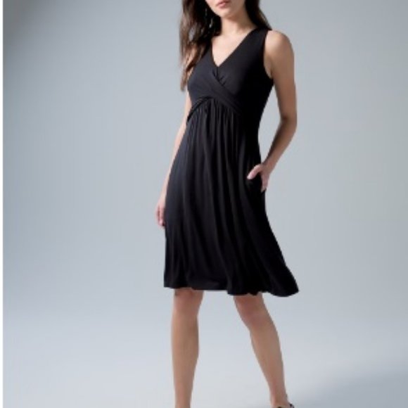 Soma Dresses & Skirts - Soma Soft Jersey V-Neck Short Bra Dress Medium